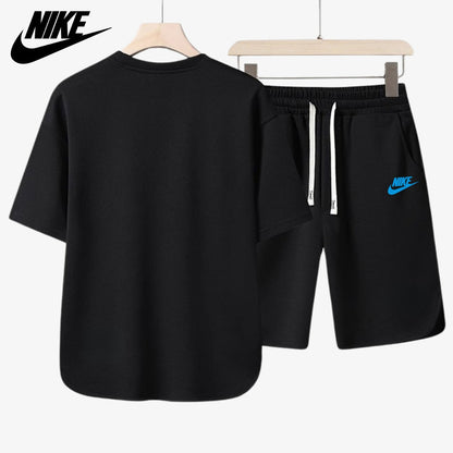 NIKE – Casall T-skjorte og kortbukse sett 2025