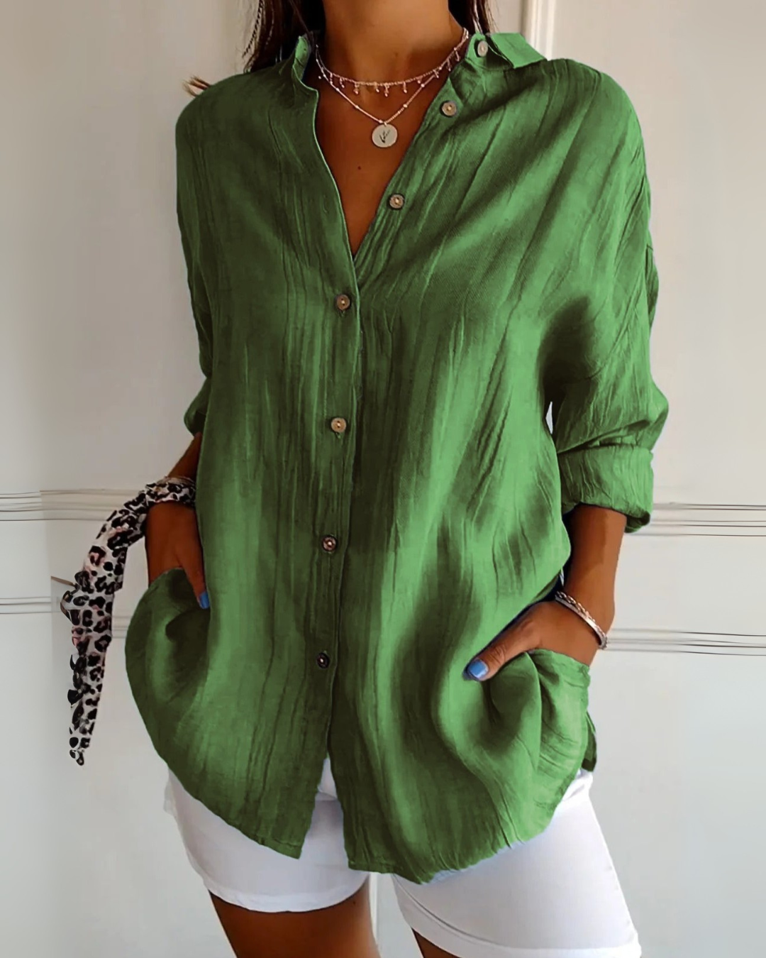 Elegant og romslig bluse med knapper