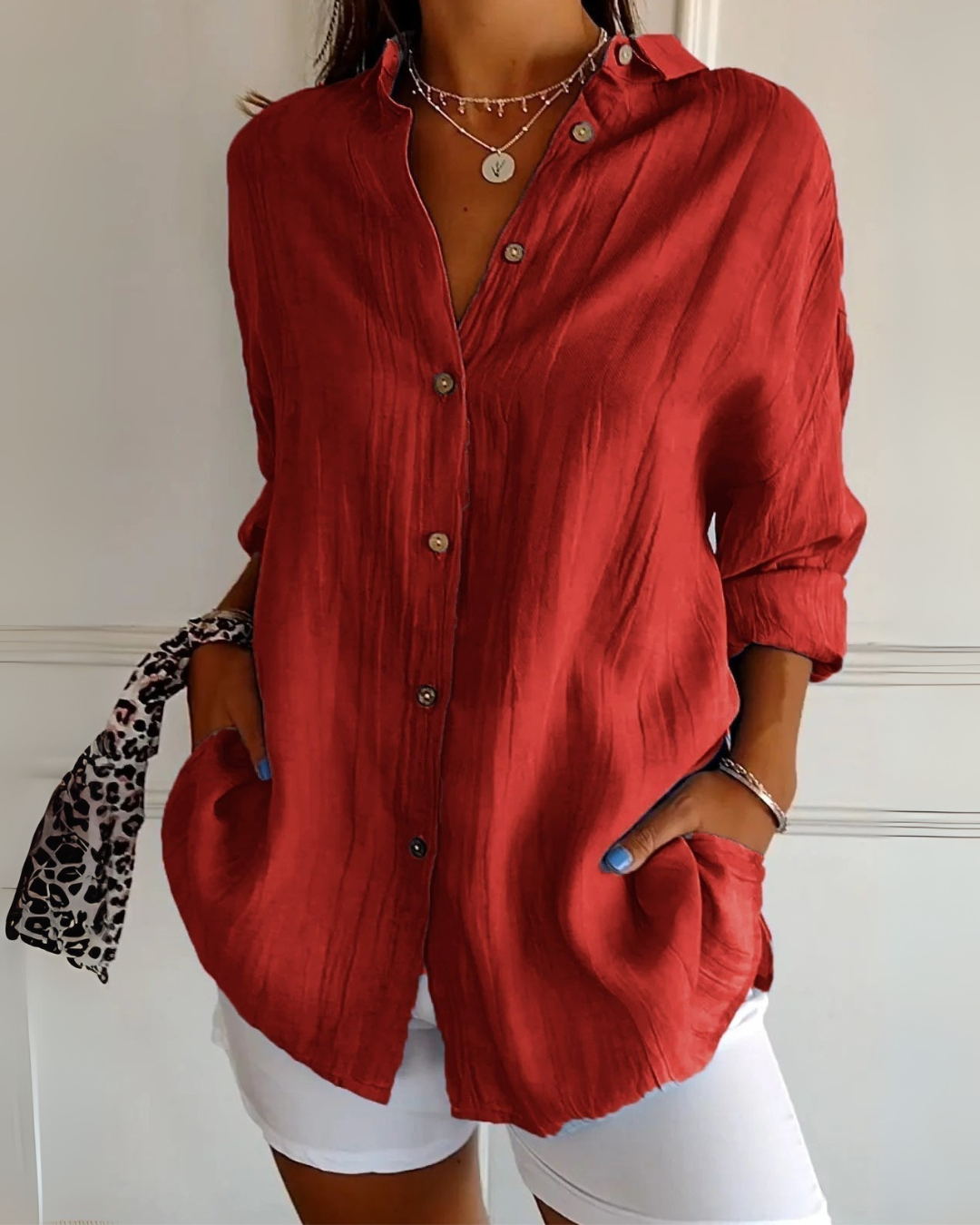 Elegant og romslig bluse med knapper